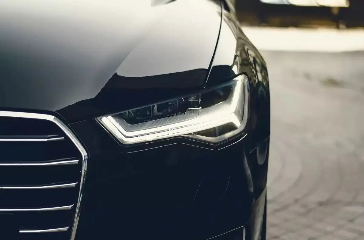 نورپردازی خودرو با استفاده از چراغ‌های دی‌لایت